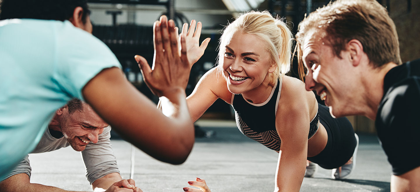 villa sport plank high five